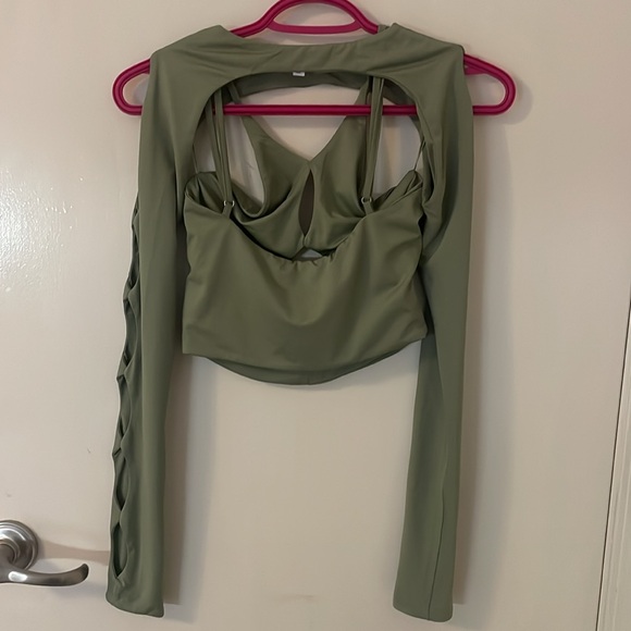 Superdown - Cut Out Top - Picture 4 of 7